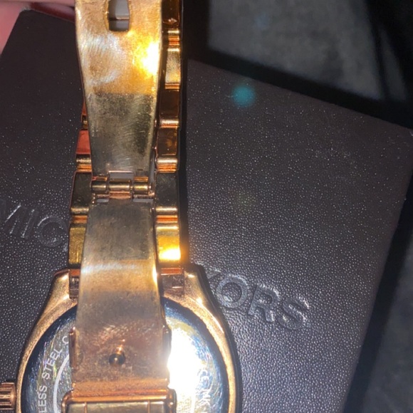 Michael Kors Watch - Picture 4 of 5